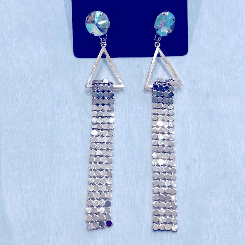 💕 Gold plated rhinestone dangle earrings NWT 💕